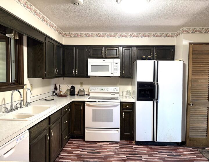 Property Photo:  1720 Kaczmarek Drive  MI 48732 