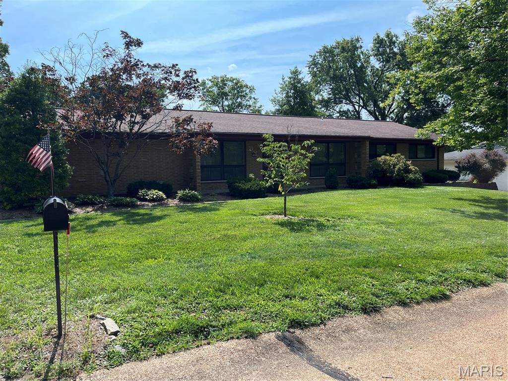 Property Photo: 832 Aldan Drive MO 63132