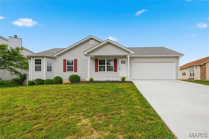 Property Photo:  104 Briarwood Drive  MO 63362 