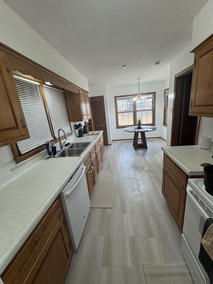 Property Photo: 3141 Glen Echo Dr TN 38115