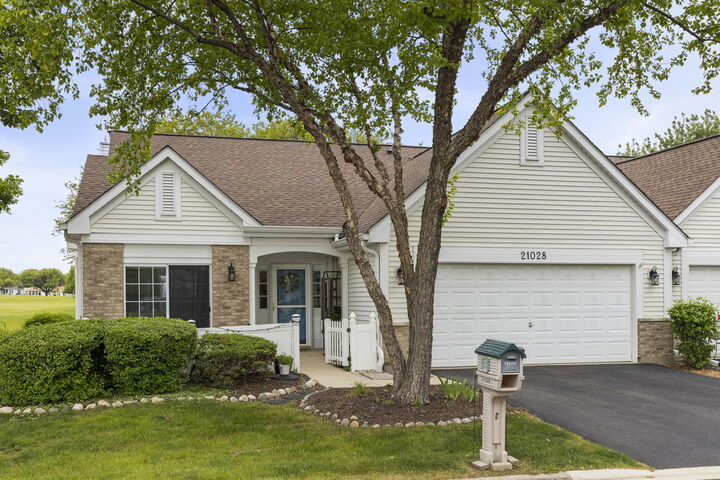 Property Photo:  21028 W Snowberry Lane E  IL 60544 