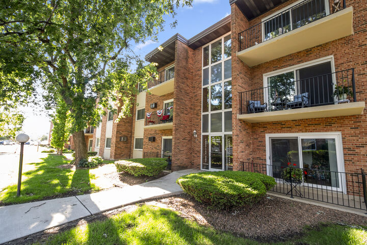 Property Photo:  4113 W 97th Place 303  IL 60453 