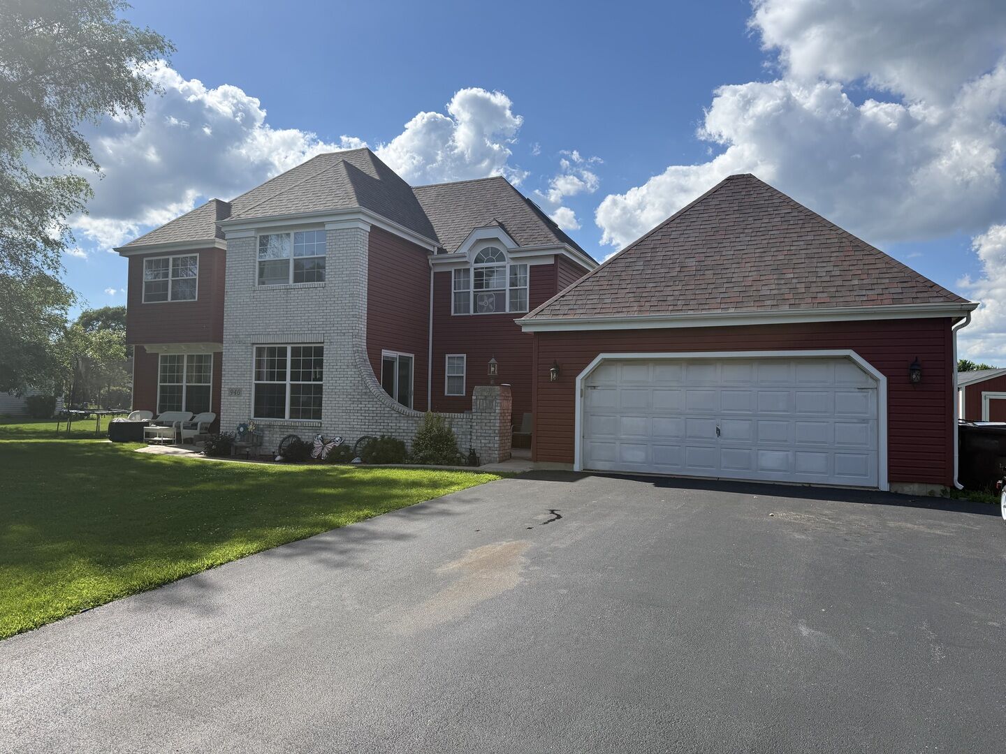 Property Photo:  940 Beaver Pond Drive  IL 60152 
