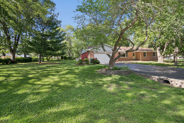 Property Photo:  2621 E Heritage Drive  IL 60901 