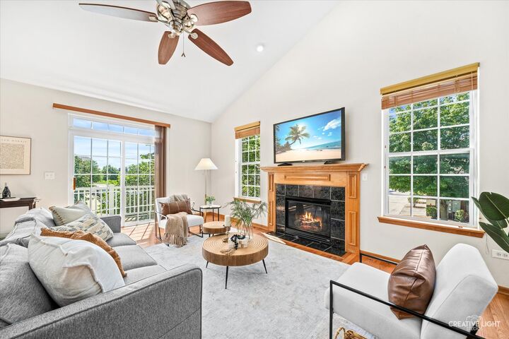 Property Photo:  906 Neudearborn Lane  IL 60563 