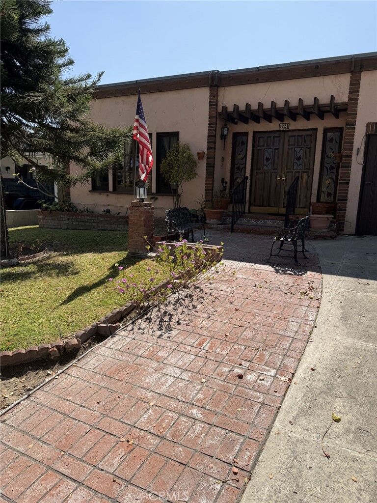 Property Photo:  1221 Idlewood  CA 91202 
