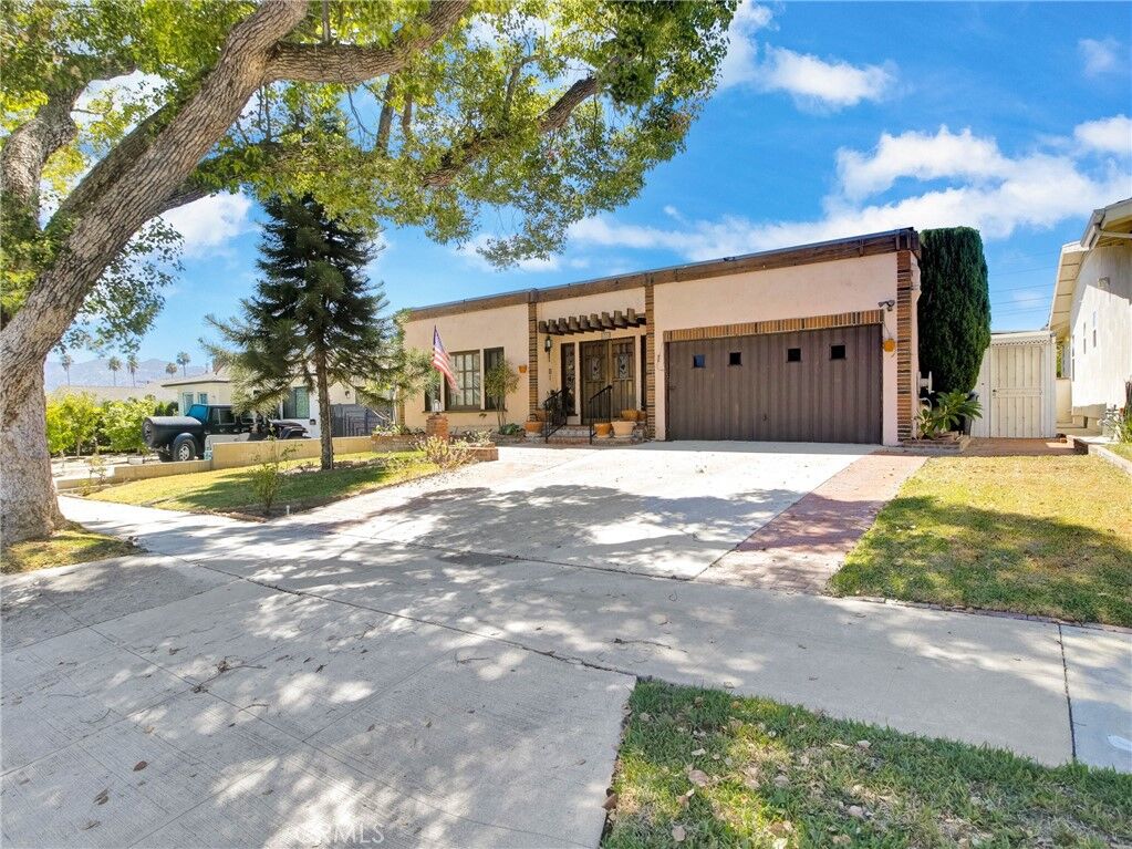 Property Photo:  1221 Idlewood  CA 91202 