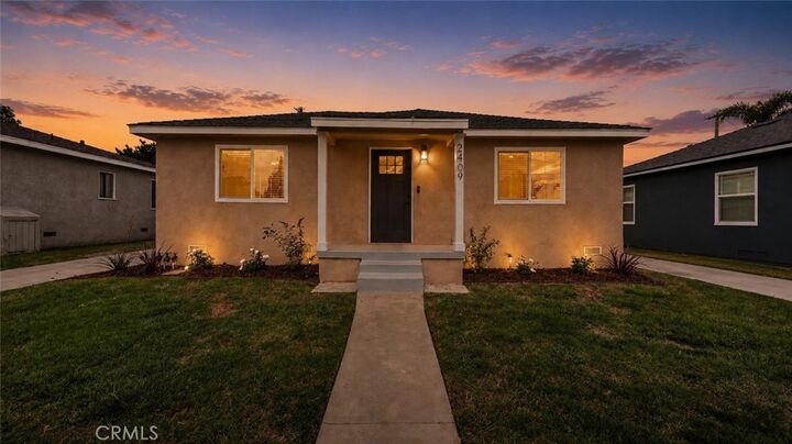 Property Photo: 2409 Pepperwood Avenue CA 90815