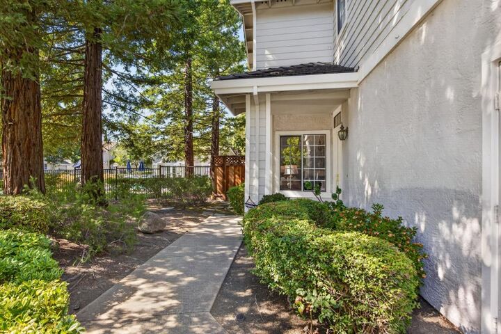 Property Photo: 38 Copperfield Ln CA 94506