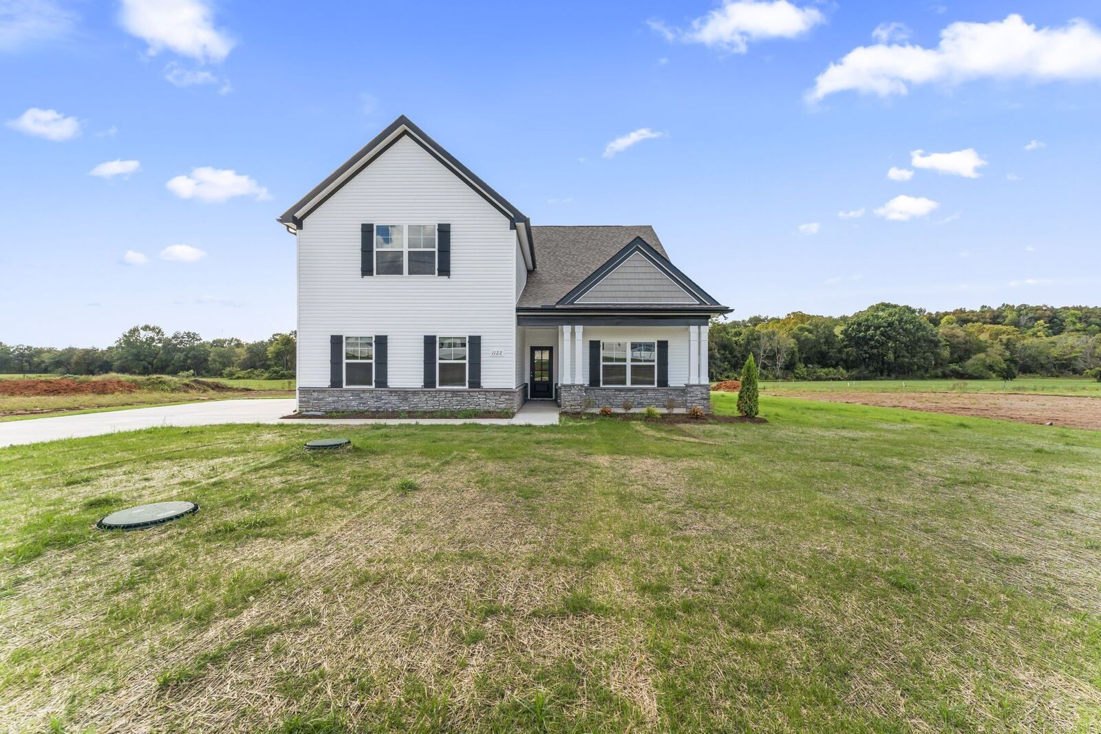 Property Photo: 1138 Bluecreek Cir TN 37129