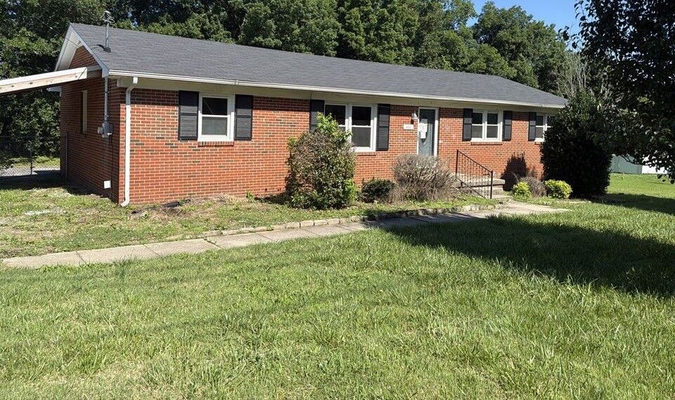 Property Photo:  400 Neely Ave  TN 37160 