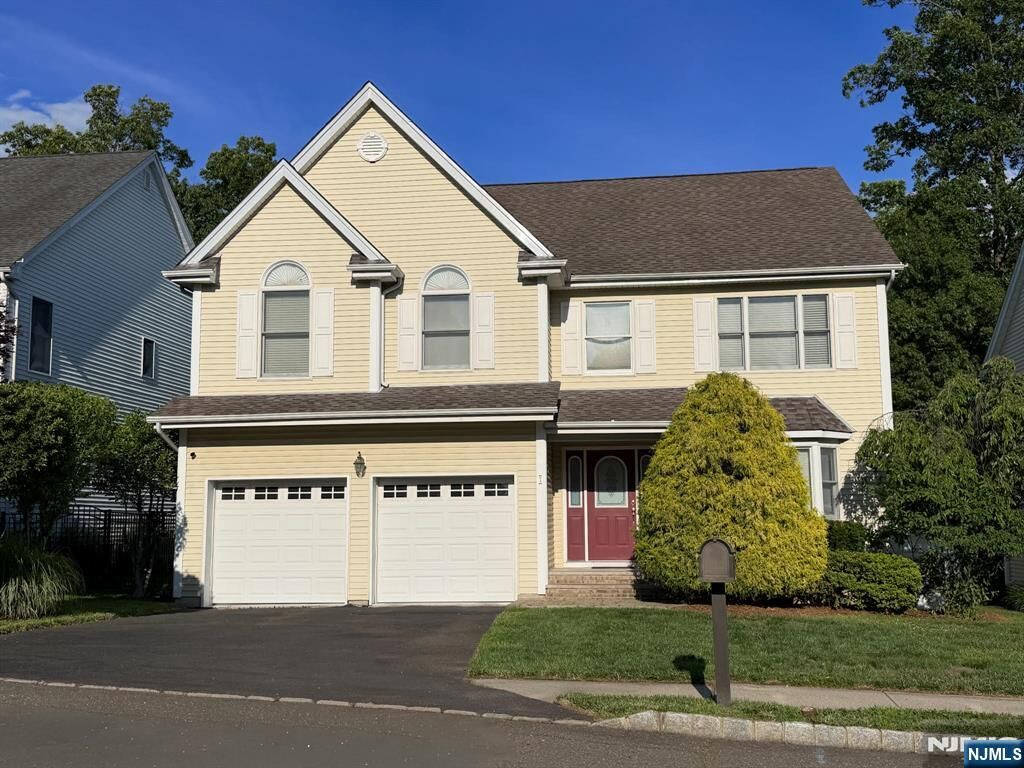 Property Photo:  7 Wayne Court  NJ 07463 
