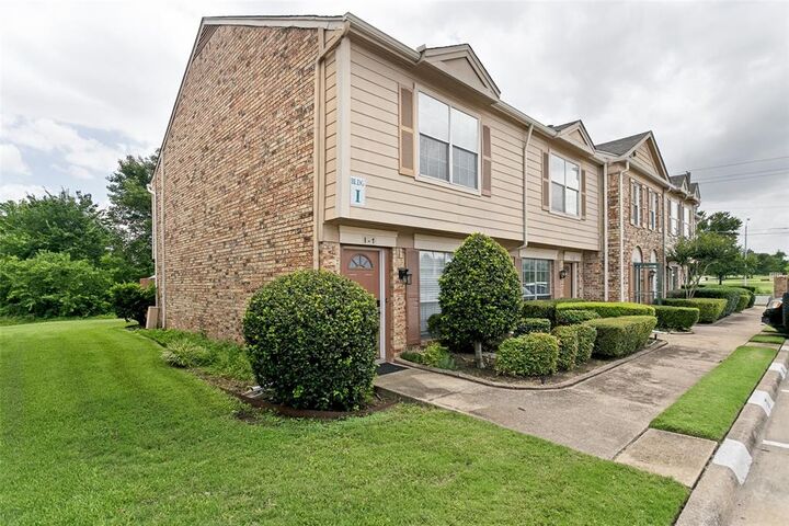 Property Photo:  2400 Jupiter Road I 2  TX 75074 