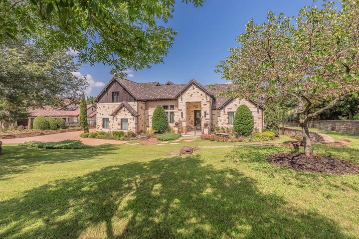 Property Photo: 1413 Post Oak Place TX 76262