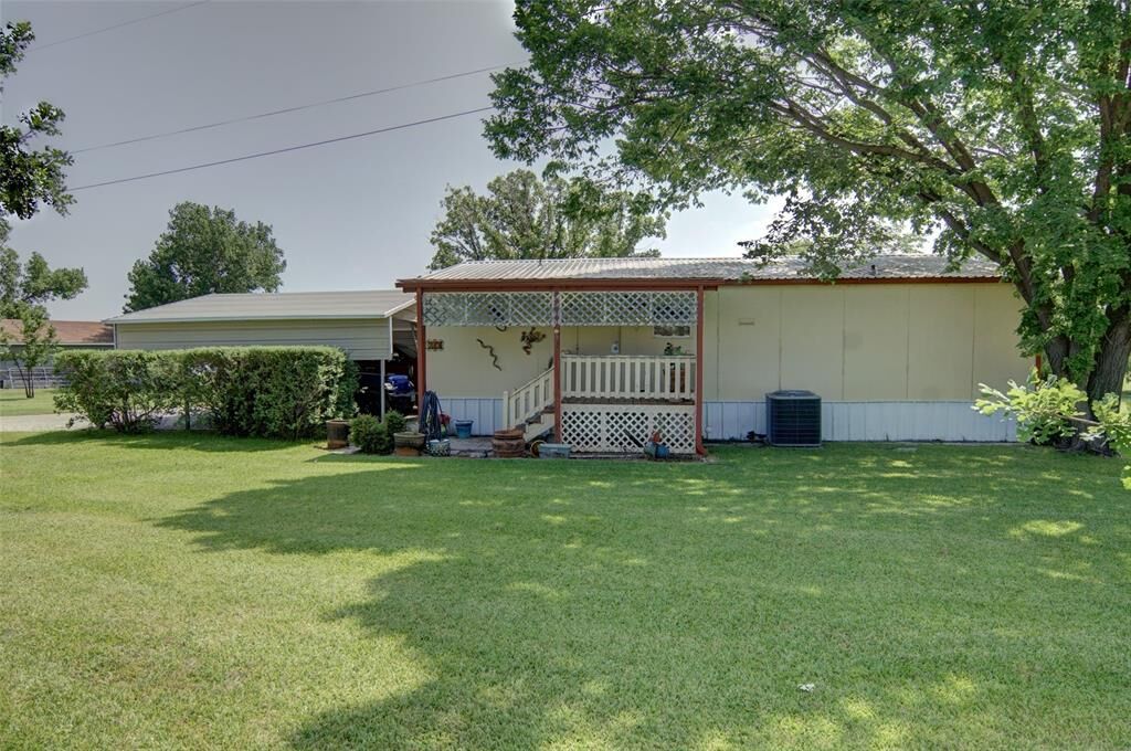 Property Photo:  313 Butler Point Road  TX 76449 