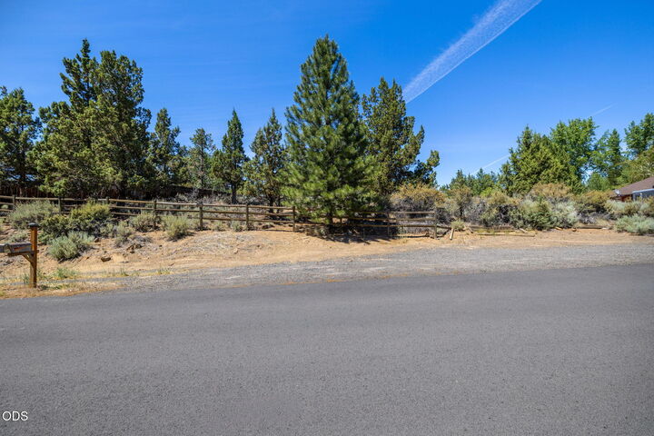 Property Photo:  20874 Greenmont Drive  OR 97702 