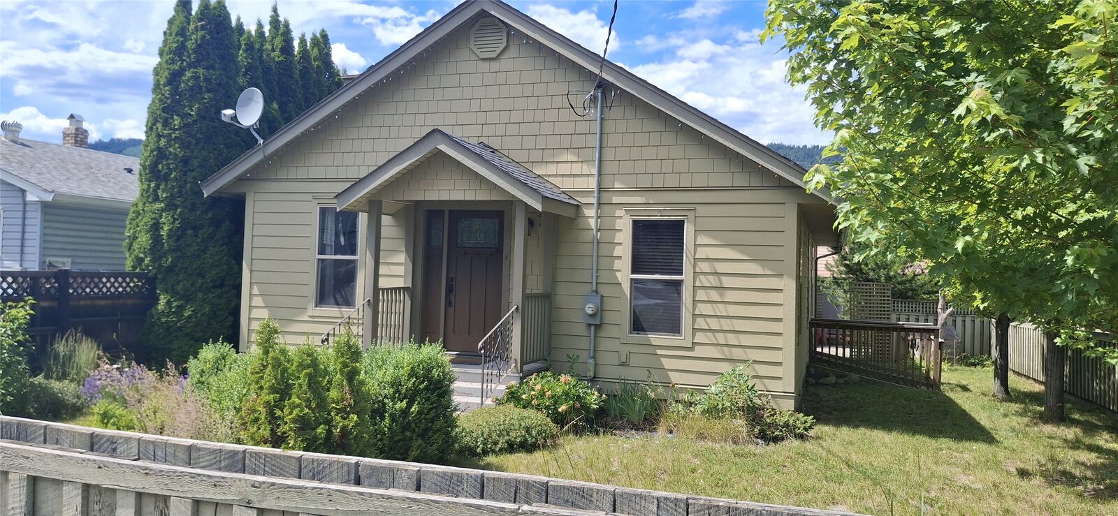 Property Photo: 846 Okanagan Avenue BC V0E 1M0