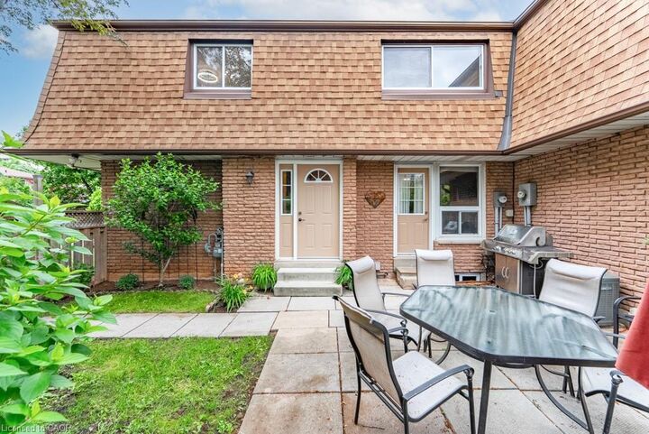 Property Photo: 4042 Longmoor Drive 4 ON L7L 1X2