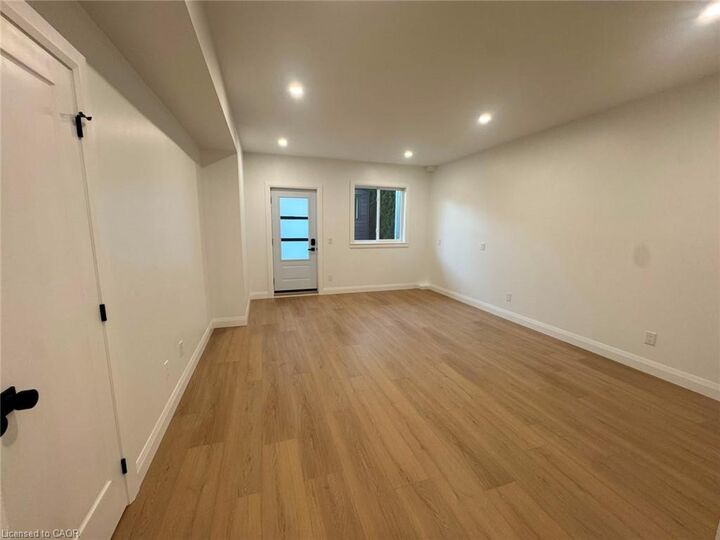 Property Photo:  17 White Avenue 2 Mf  ON M1C 1P1 