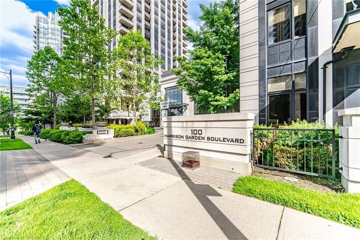 Property Photo: 100 Harrison Garden Boulevard 714 ON M2N 0C2