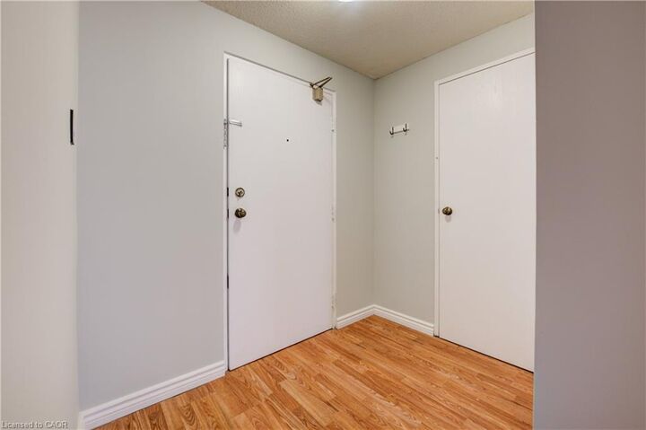 Property Photo:  55 Green Valley Drive 811  ON N2P 1Z6 