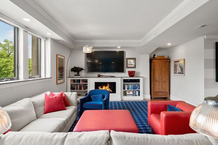 Property Photo:  134 Mount Auburn St 7  MA 02472 