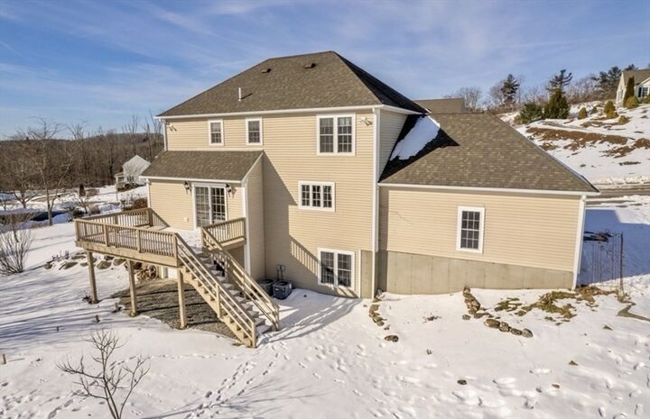 Property Photo:  8 Vista Cir  MA 01543 