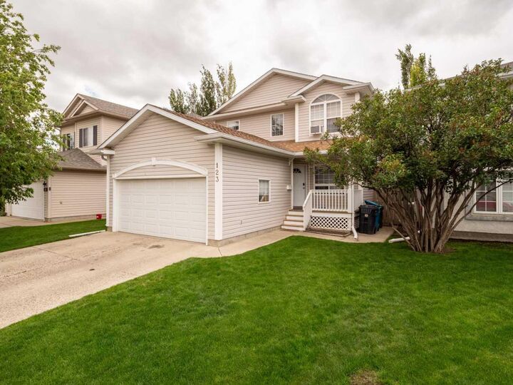 123 Stoney Crescent W — photo 1