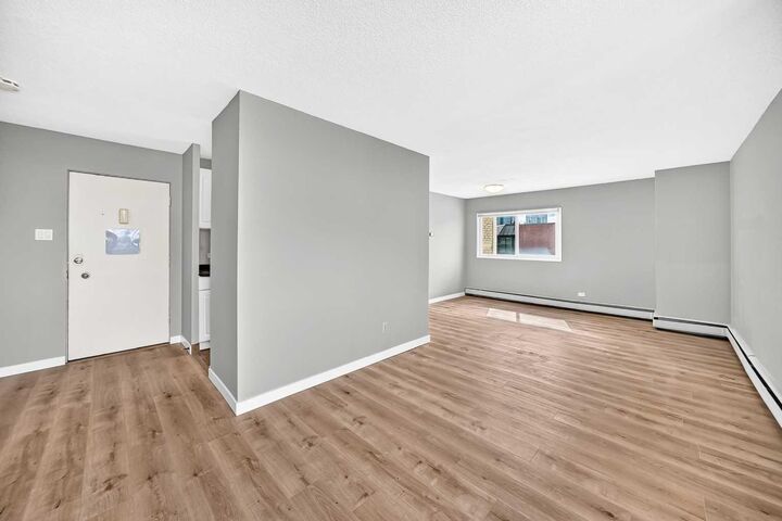 Property Photo: 316 1 Avenue NE 401 AB T2E 0B2