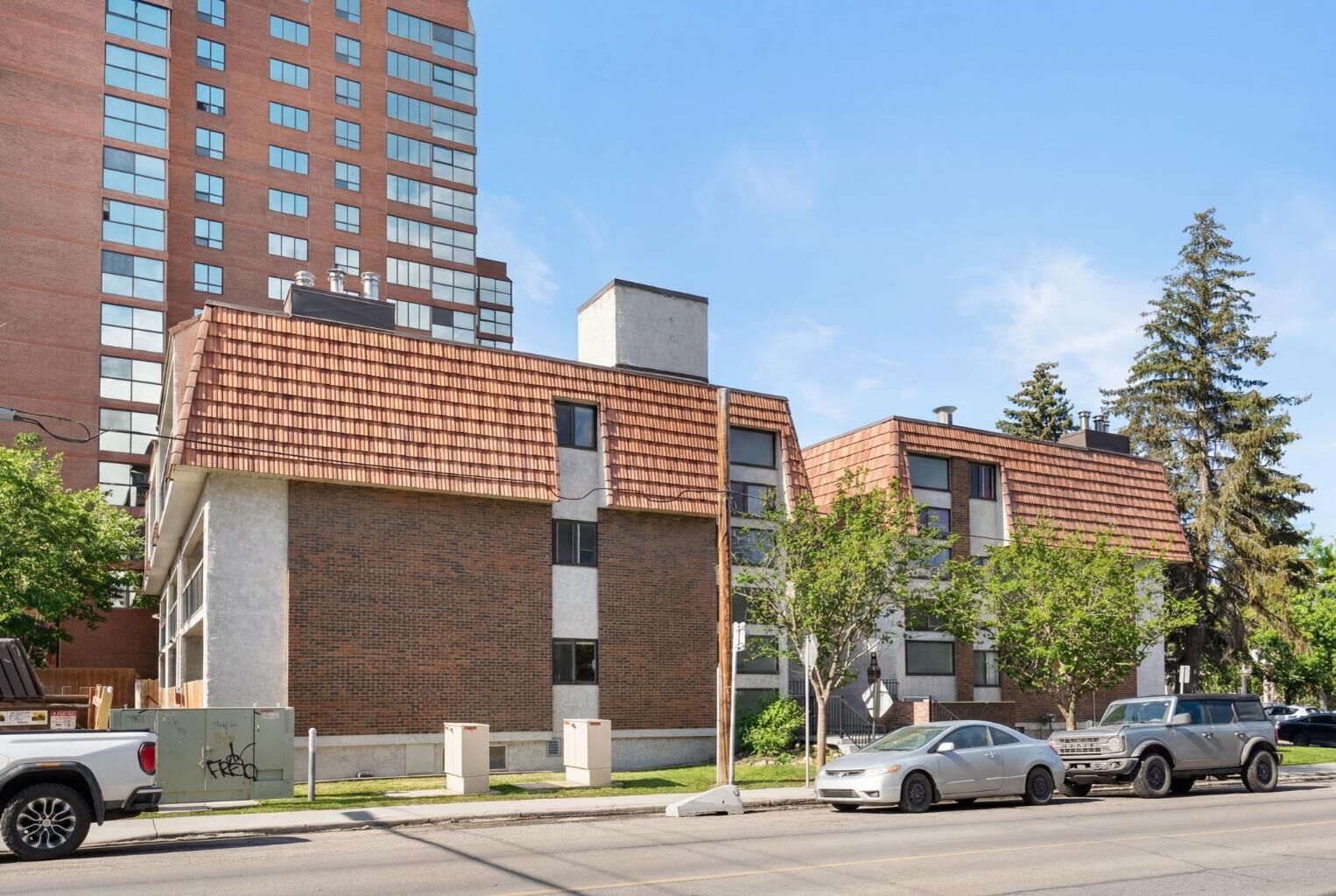 Property Photo:  305 25 Avenue SW 304  AB T2S 0L3 