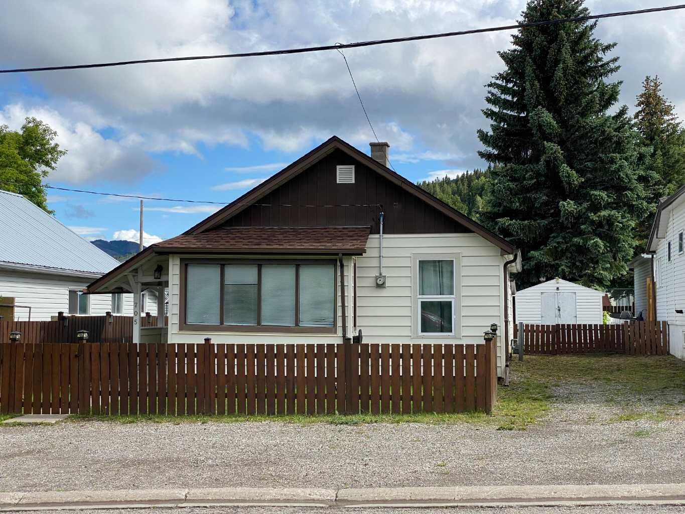 Property Photo: 705 227 Street AB T0K 1C0