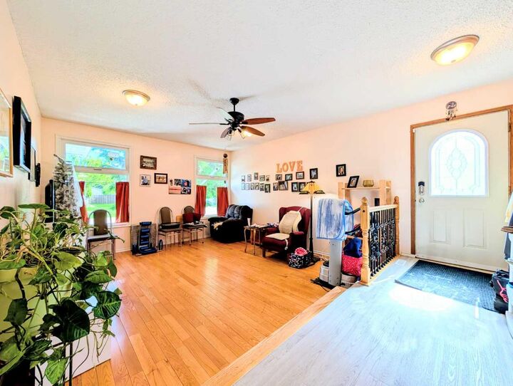 Property Photo:  601 13 Avenue SE  AB T0G 2A3 