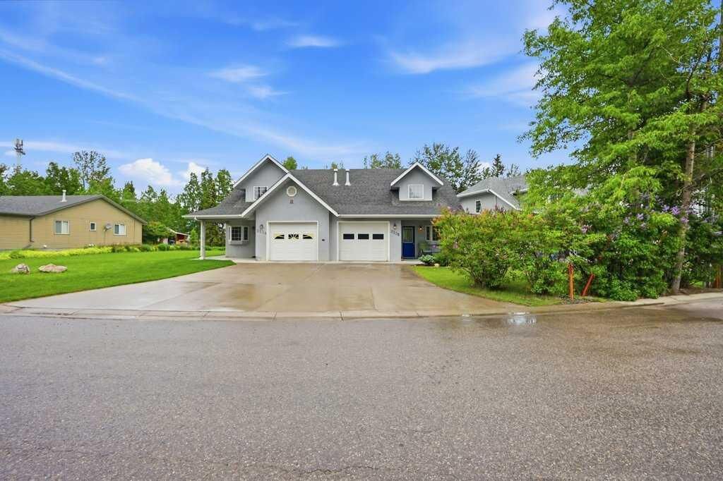 Property Photo:  223B 3 Street SW  AB T0M 1X0 