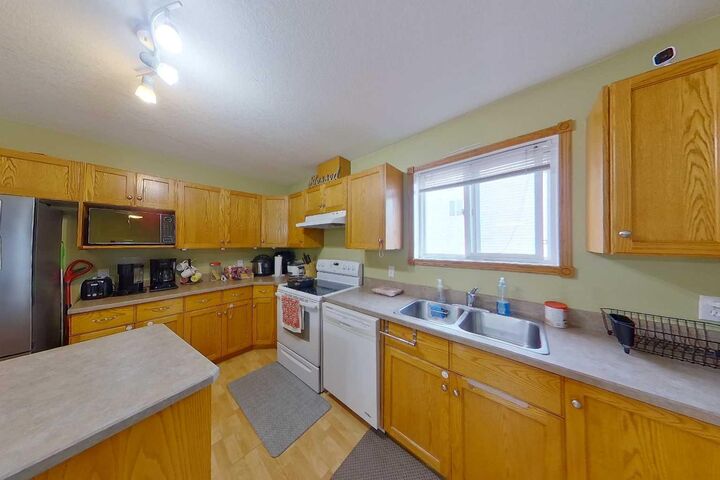 Property Photo:  832 10 Ave  AB T0G 2A4 