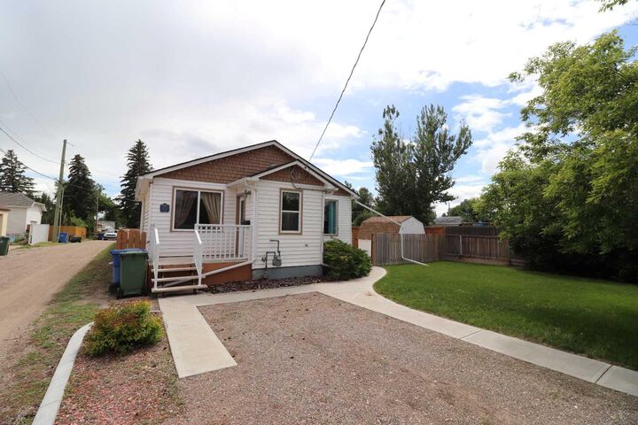 Property Photo: 2209 21 A Avenue AB T1M 1H6