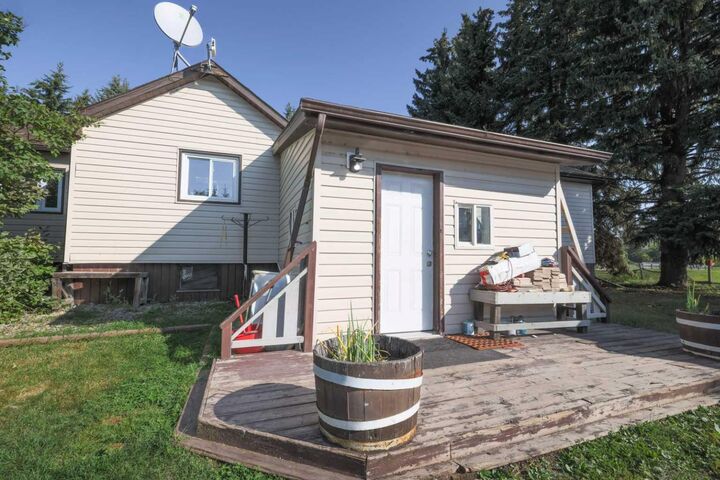 Property Photo:  3432 Township Rd 360  AB T4G 0N2 