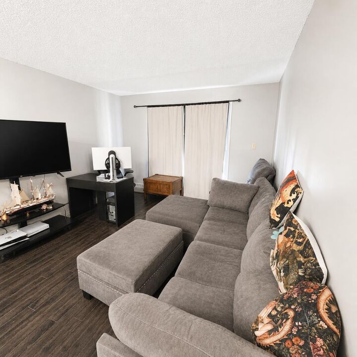 Property Photo: 5611 10 Avenue 308A AB T7E 1R4