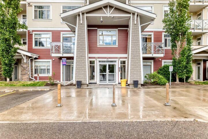 22 Auburn Bay Link SE 111 — photo 1
