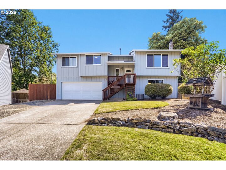 Property Photo:  740 SE Camellia Ct  OR 97123 