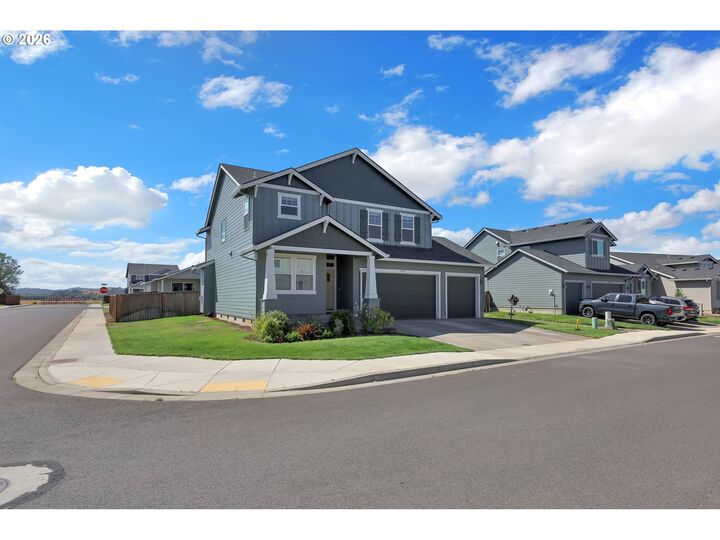 Property Photo:  1456 Farmington Dr  OR 97448 