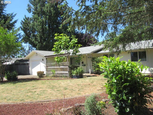 Property Photo: 4226 Scottdale St OR 97404