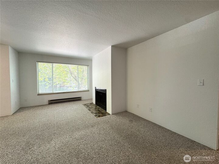Property Photo:  555 N 105th Street  WA 98133 