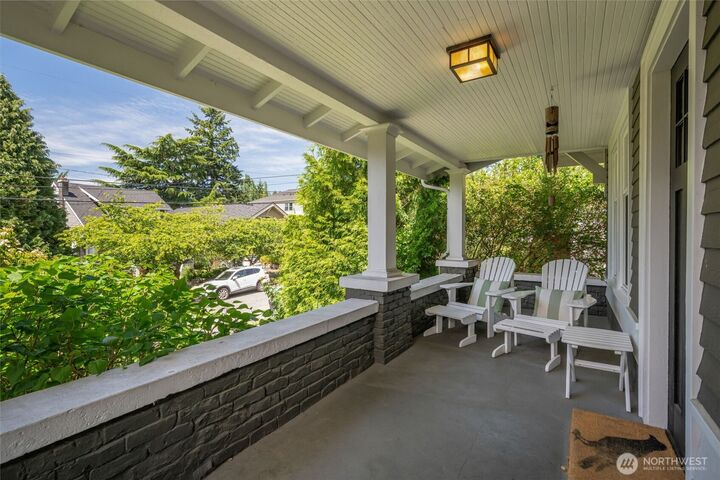 Property Photo: 4010 Ashworth Avenue N WA 98103