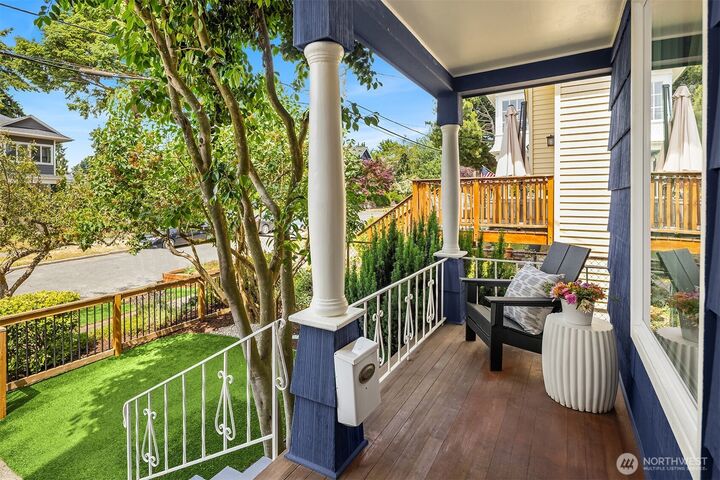 Property Photo:  6750  26th Avenue NW  WA 98117 