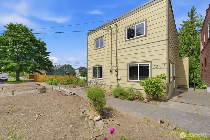Property Photo:  1205 N 11th Street  WA 98403 