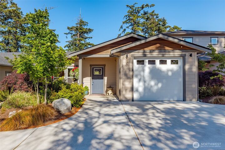 Property Photo:  205 NE 3rd Street C  WA 98239 