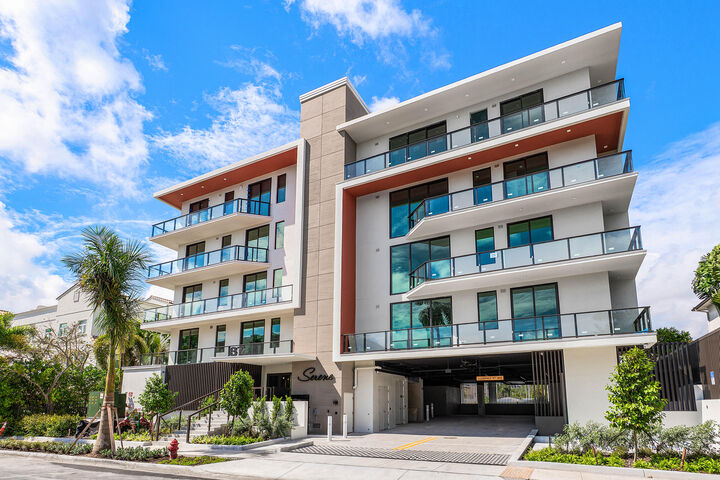 Property Photo:  87 Isle Of Venice Drive Ph 501N  FL 33301 