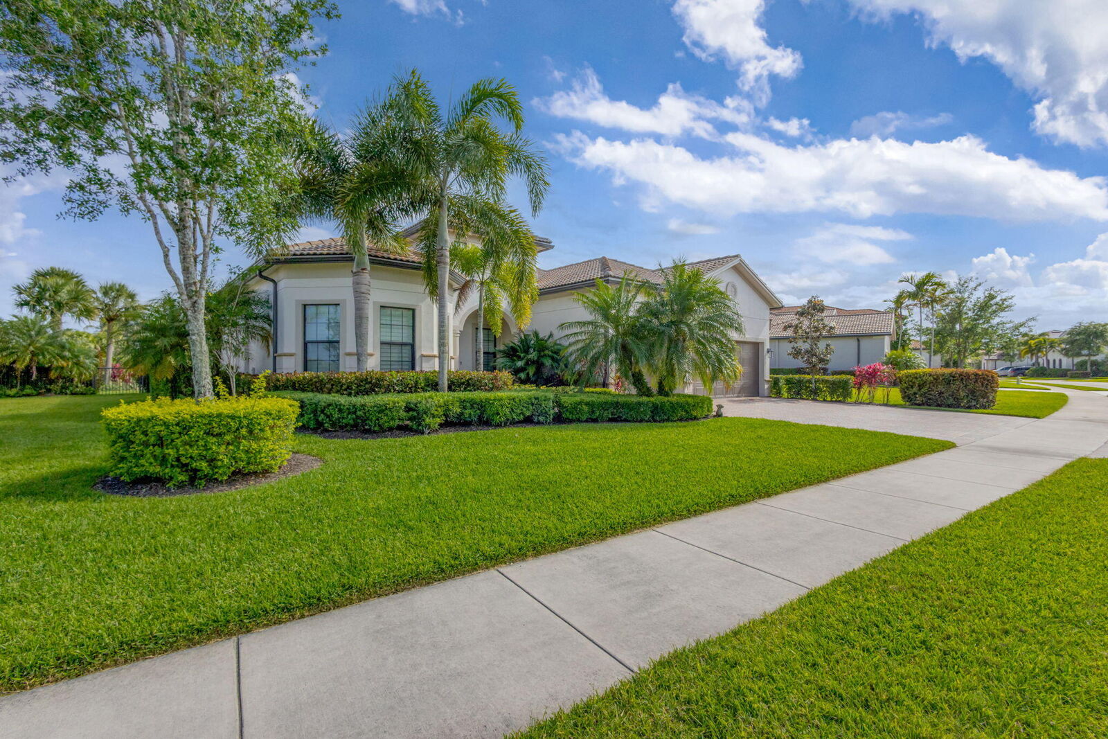 Property Photo: 532 Sonoma Isles Circle FL 33478