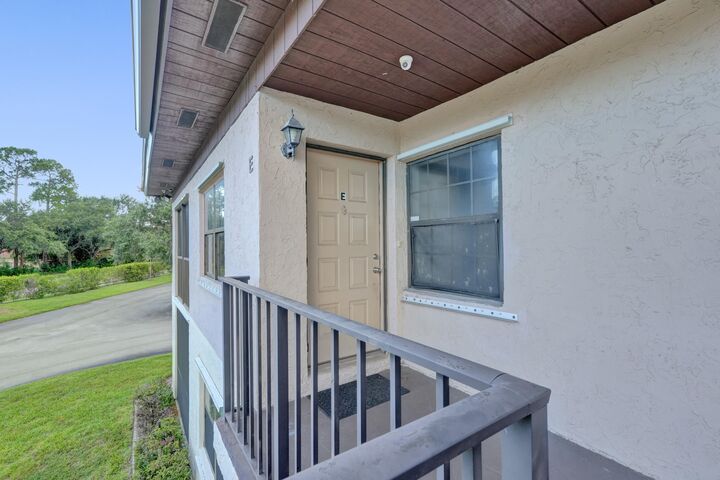 Property Photo:  4225 S 57th Avenue  FL 33463 