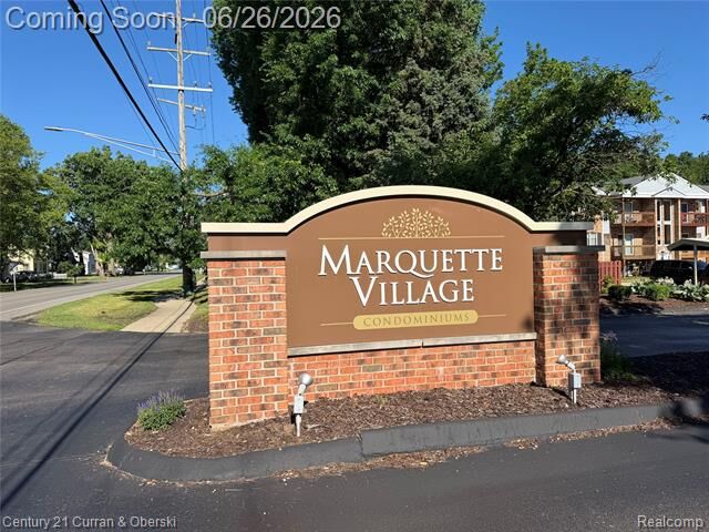 Property Photo:  1454 Shoemaker Drive  MI 48185 
